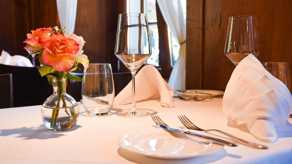 Gasthaus zum Schiff | Ellikon am Rhein Restaurant